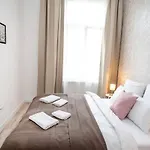 Extra Central Brand New And Large Ac Apartment