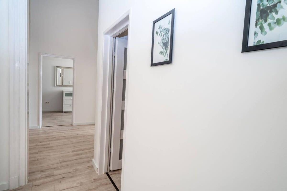 Apartment Extra Brand New And Large Ac