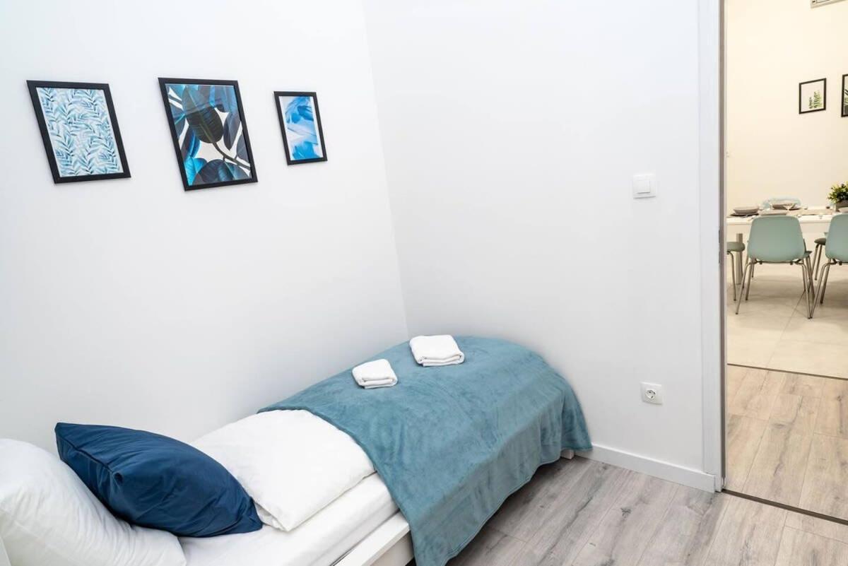 Extra Brand New And Large Ac Apartment *