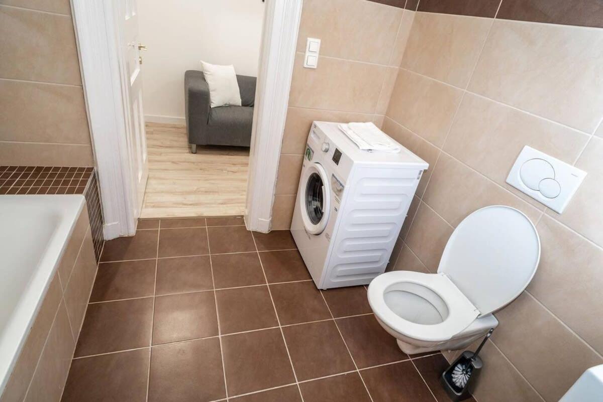 Extra Brand New And Large Ac Apartmán Budapešť