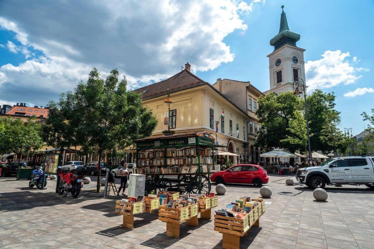 Extra Brand New And Large Ac Apartment Budapest
