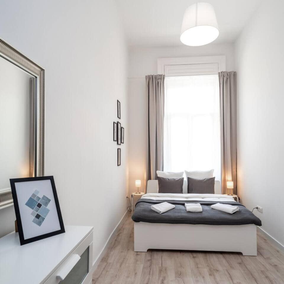 Apartment Extra Brand New And Large Ac