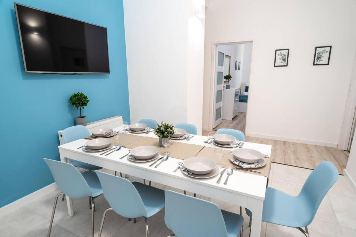 Extra Brand New And Large Ac Apartment *